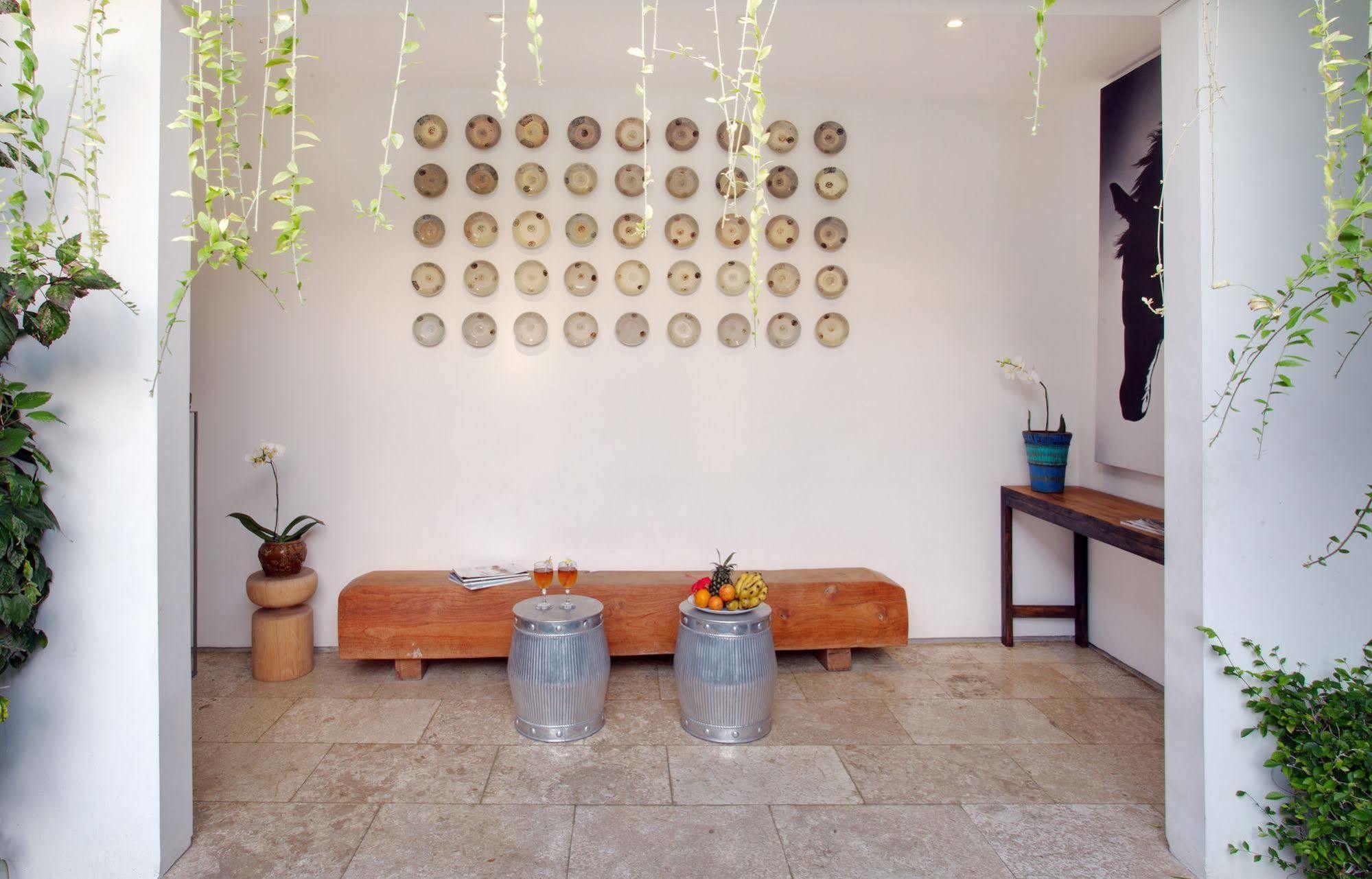 Room & Vespa 2 Seminyak  Exterior photo