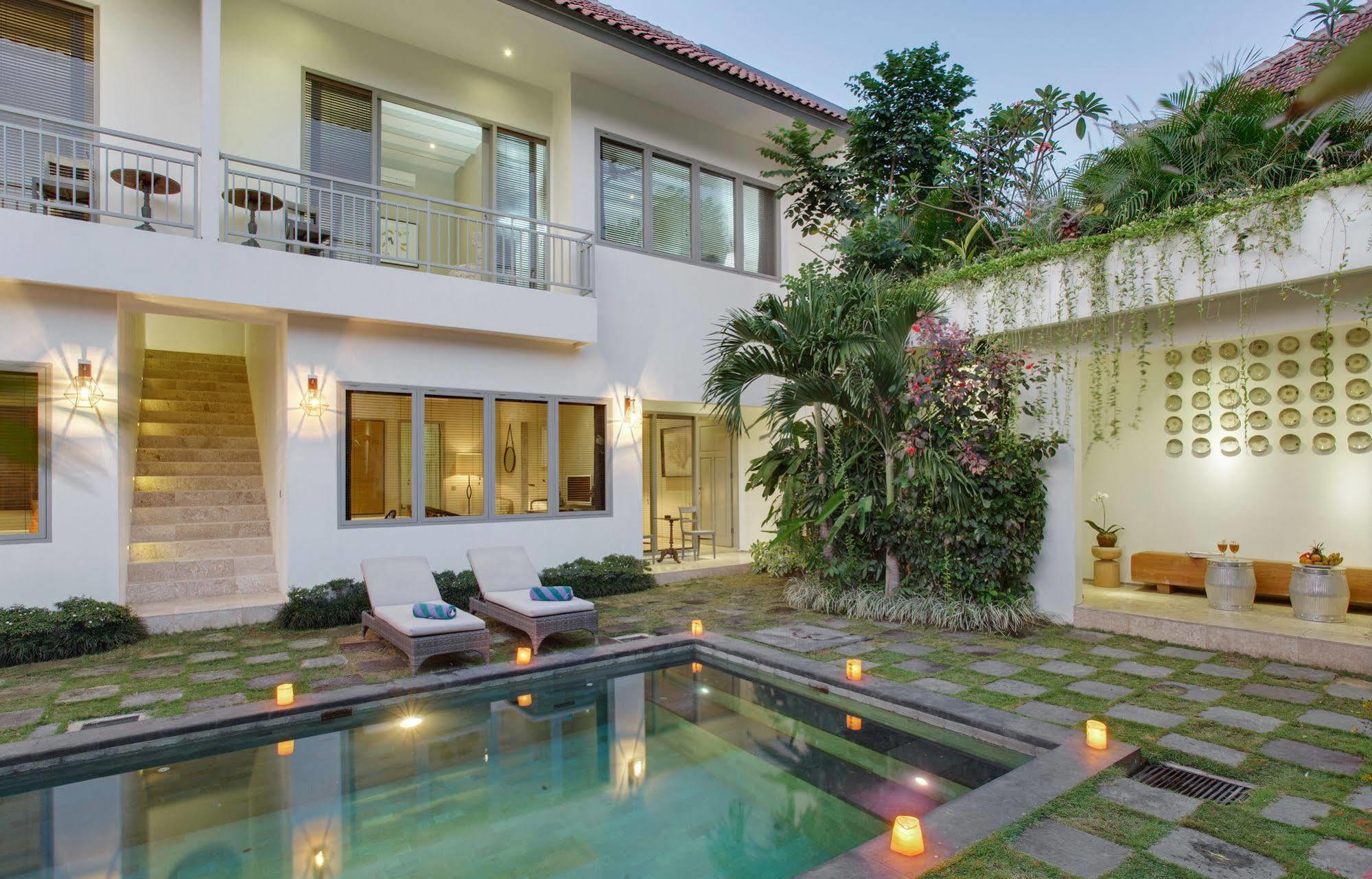 Room & Vespa 2 Seminyak  Exterior photo