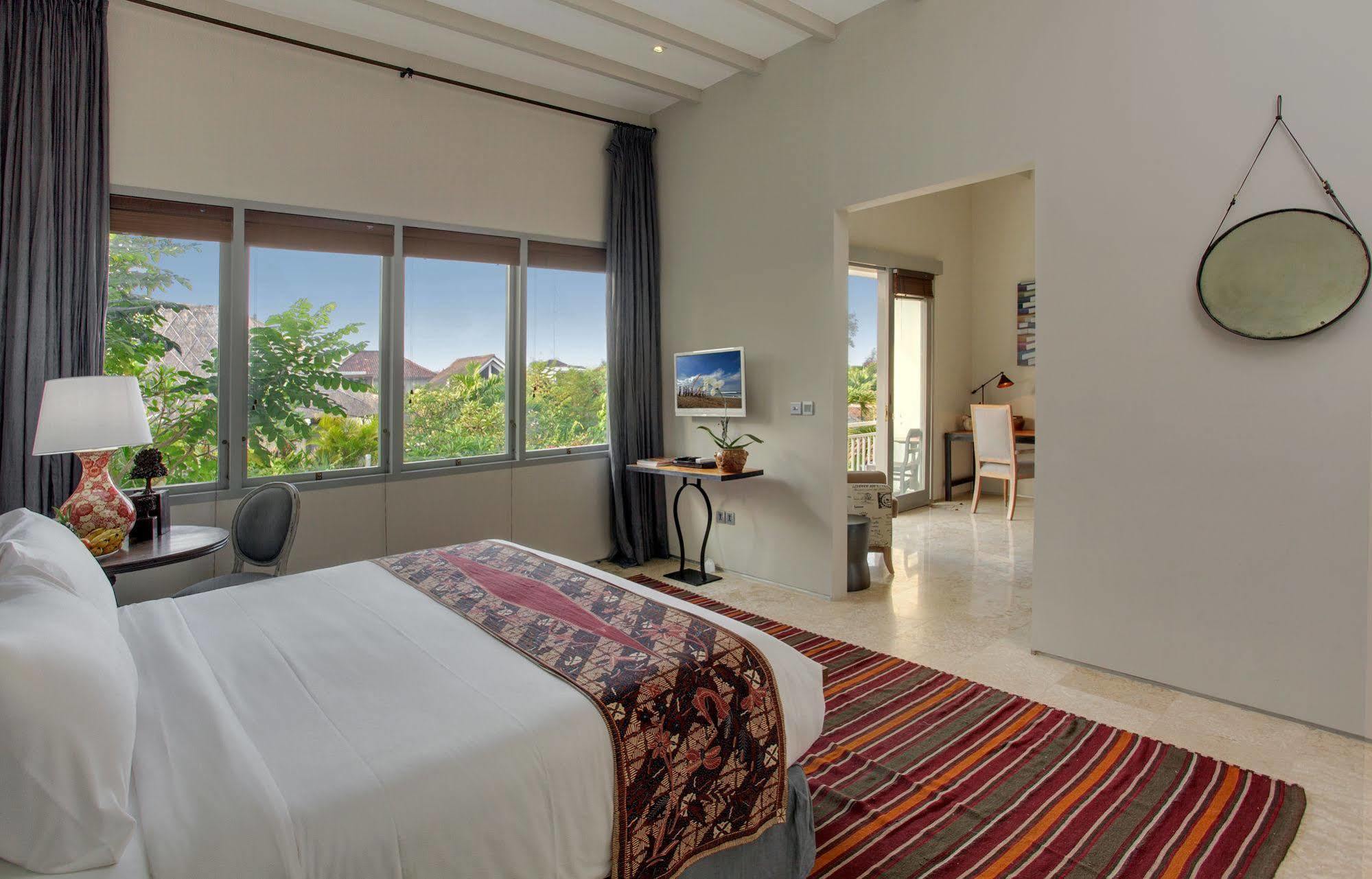 Room & Vespa 2 Seminyak  Exterior photo