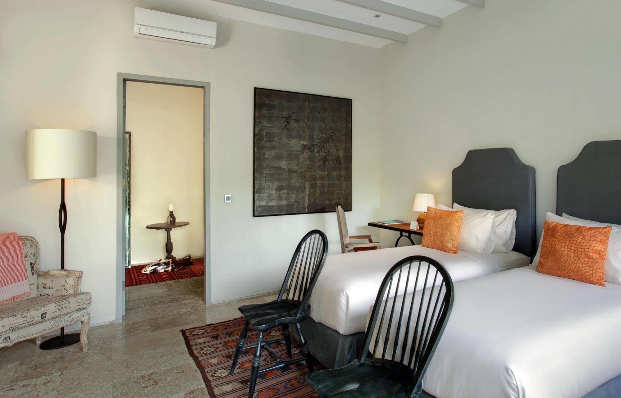 Room & Vespa 2 Seminyak  Exterior photo